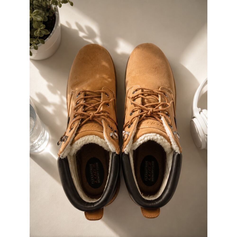 Lugz Faux Fur Lined Tan Hiking Boots Women’s Size 9 Winter Lace Up